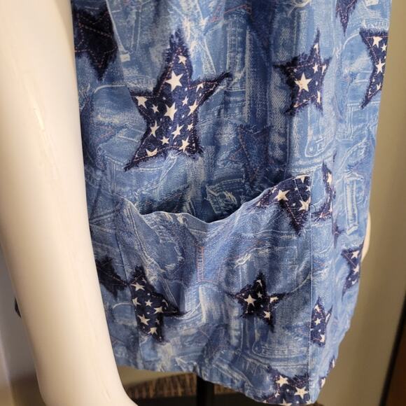 Mad About Scrubs Blue Stars Cotton Scrub Top Large Graphic Patriot Workwear - Picture 3 of 10